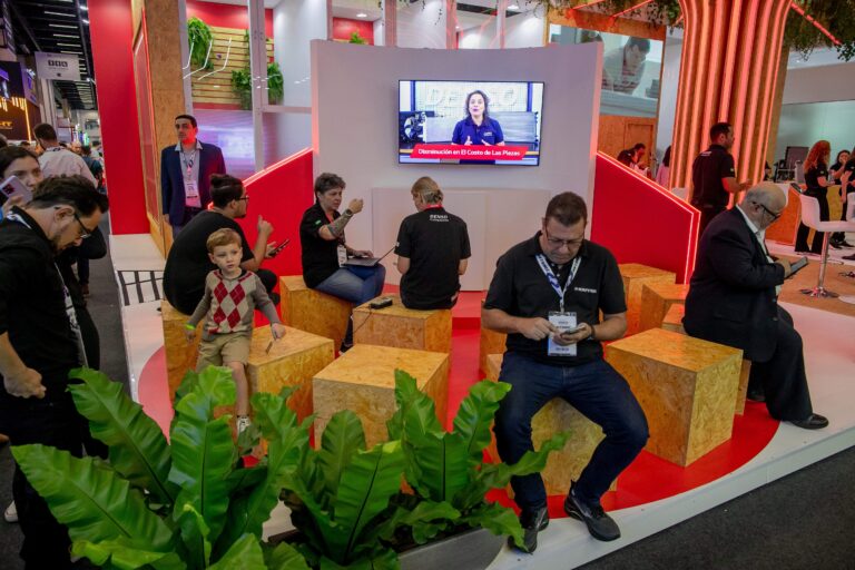 BTOS Montadora: Soluções Inovadoras e Personalizadas para Stands de Eventos