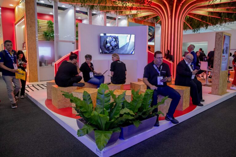 BTOS Montadora: Soluções Inovadoras e Personalizadas para Stands de Eventos